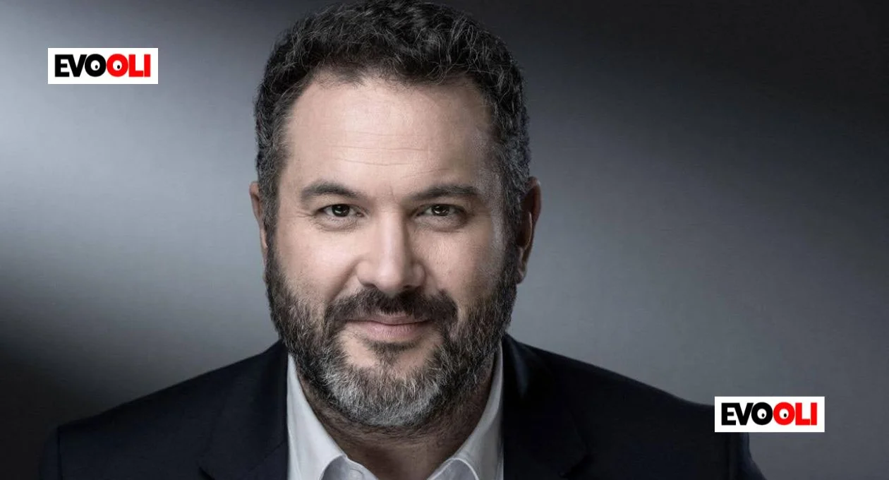 Bruce Toussaint taille : quelle est la taille réelle du journaliste et pourquoi intrigue-t-elle ?